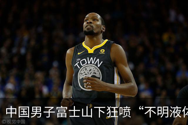 中国男子富士山下狂喷“不明液体”！还吐槽“日本人太懒”，视频全网疯传410万人围观